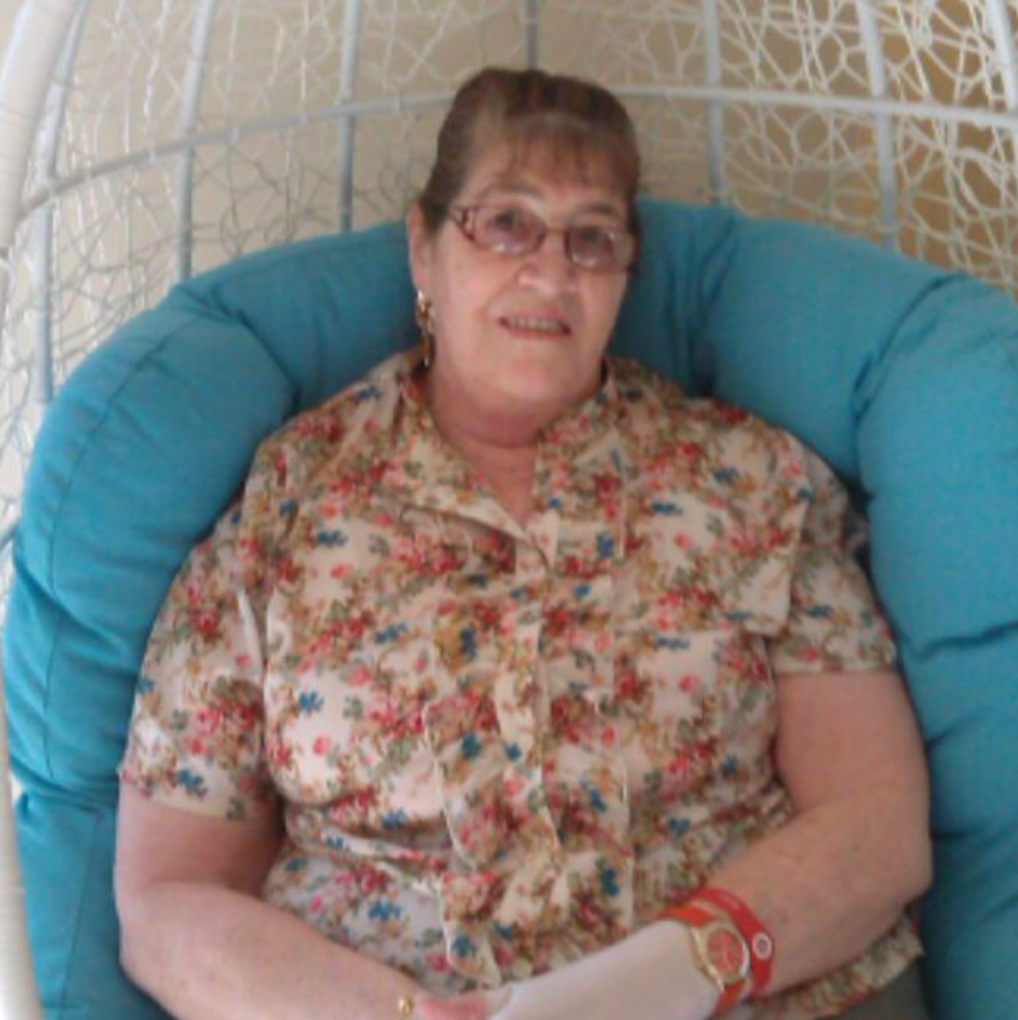 Joan Lois Burr